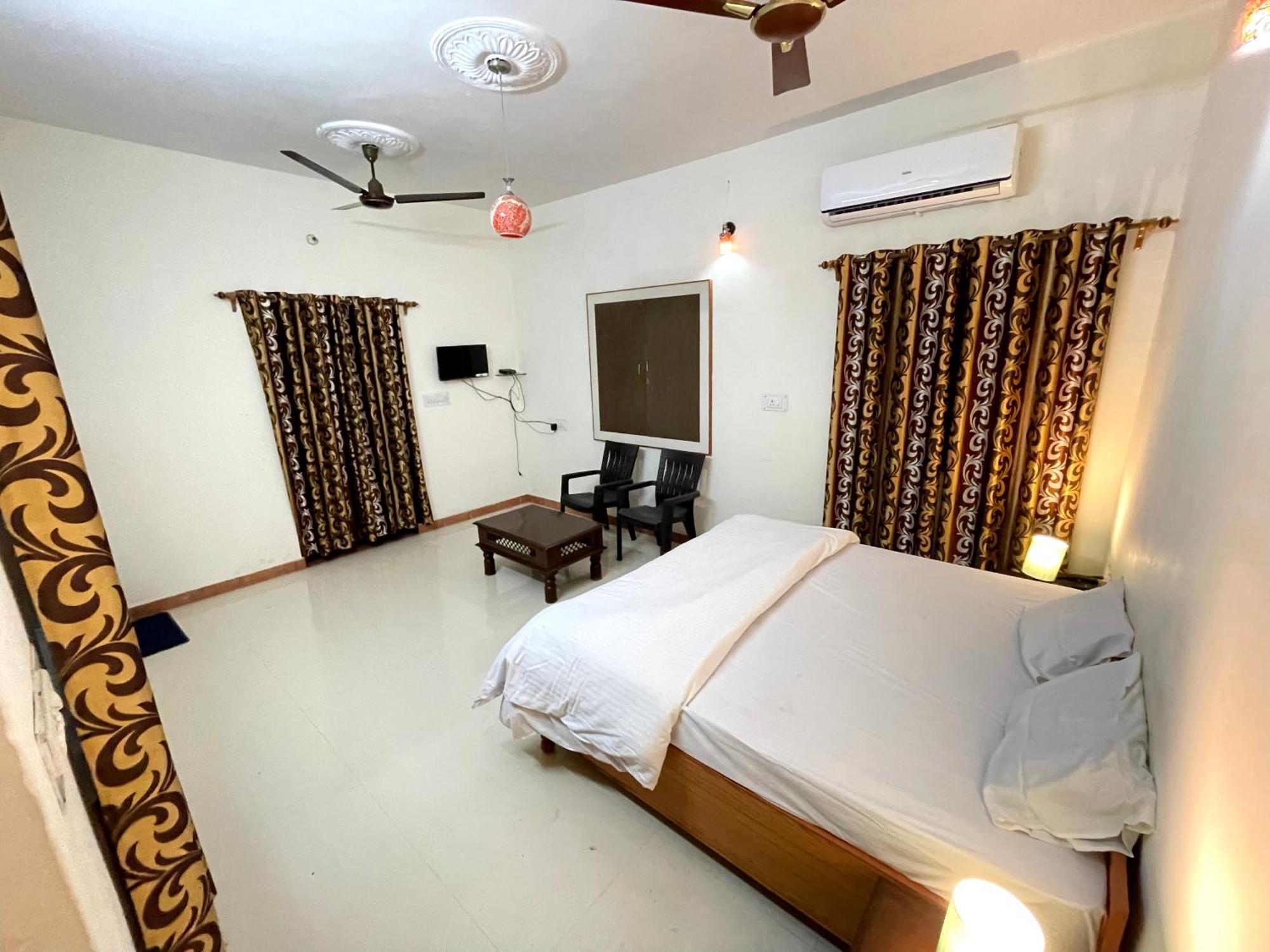 Poonam Palace Near By Airport ジョードプル エクステリア 写真